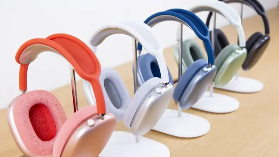 Apple представи слушалките си с опция за превод