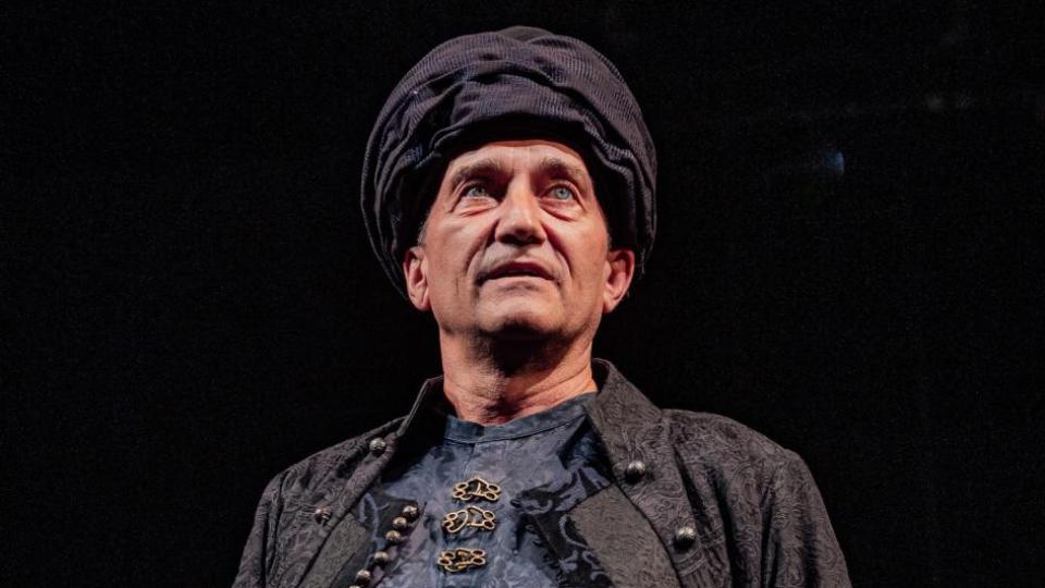 „Време разделно“ гостува в Народен театър „Иван Вазов“ на 21 април