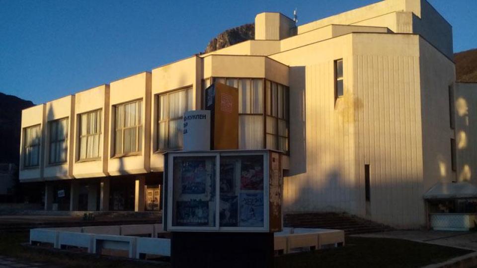 Директорът на Драматично-кукления театър във Враца предупреди, че най-старият театрален фестивал у нас е застрашен