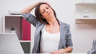 Край на прегърбването – лесни упражнения за правилна стойка