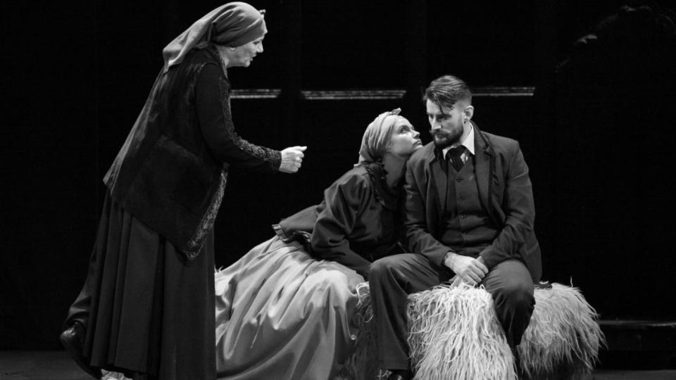 „Железният светилник“ за 300-ен път на 26 март на сцената на Армията