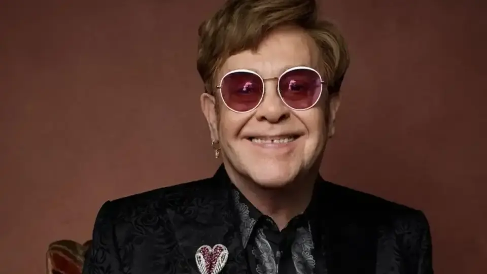 Елтън Джон: Как едно дете чудо покорява световната музикална сцена?