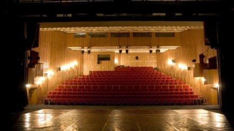 Част от театрите в София с отстъпка на билетите си заради днешния празник