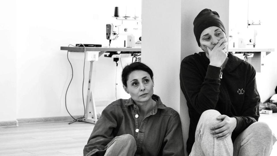 Постановката ,,Пукнатини“ на Оля Стоянова ще гостува в театър ,,Възраждане“