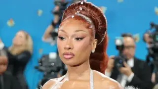 Megan Thee Stallion се завръща на Бродуей след престоя си в болница заради преумора