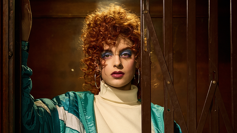 Алена Вергова разказва в новата си песен колко „Още“ ни предстои да бъдем щастливи