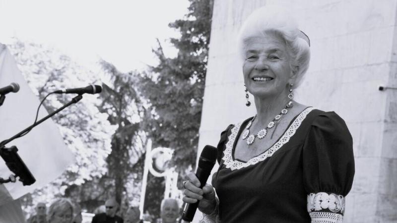 Почина народната певица Янка Рупкина