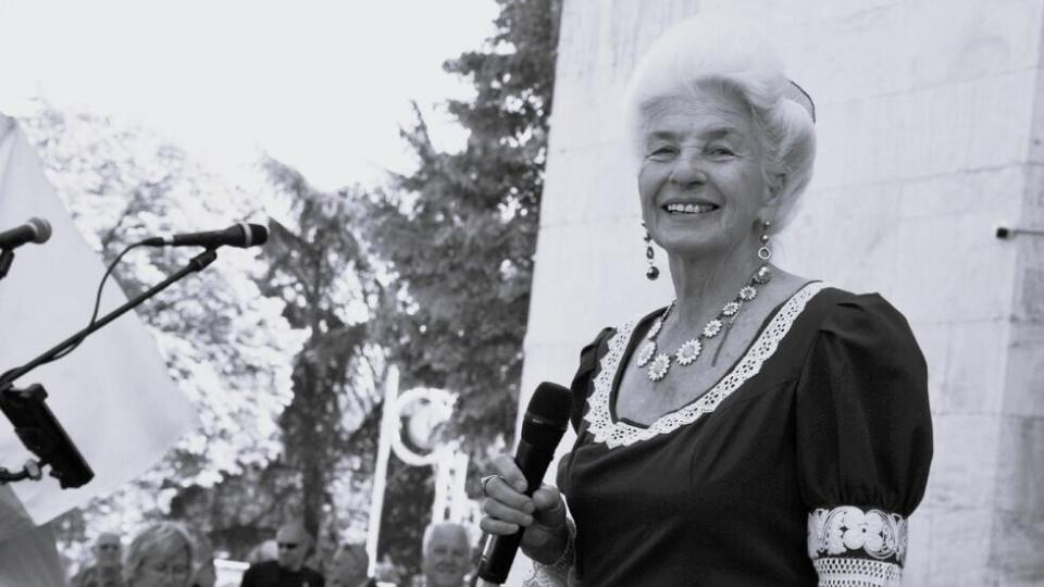 Почина народната певица Янка Рупкина