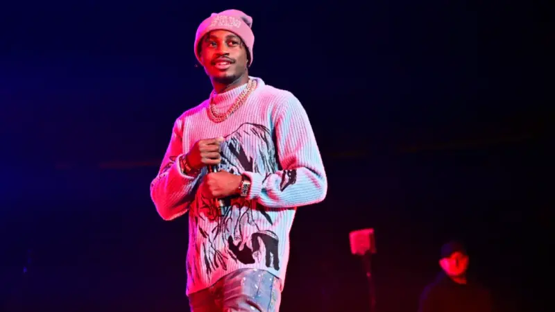 Рапърът Lil Tjay е арестуван във връзка със стрелбата по Offset във Флорида