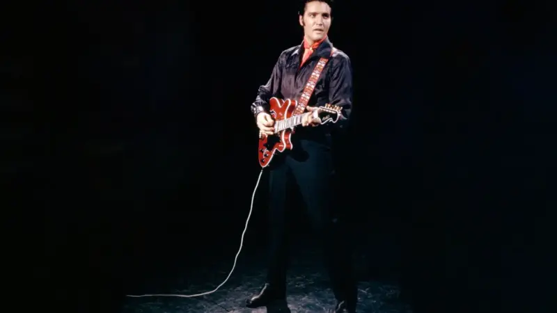 Емблематична китара на Елвис Пресли отива на търг в Ню Йорк