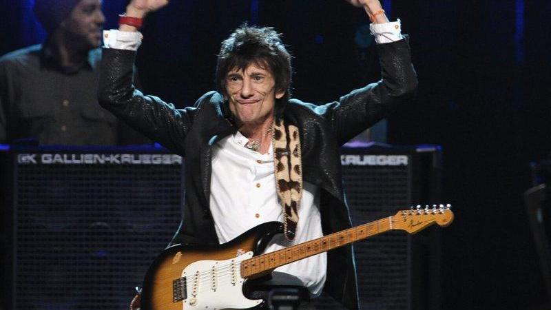 Китаристът на Rolling Stones Рони Ууд ще изнесе солов концерт в Лондон това лято