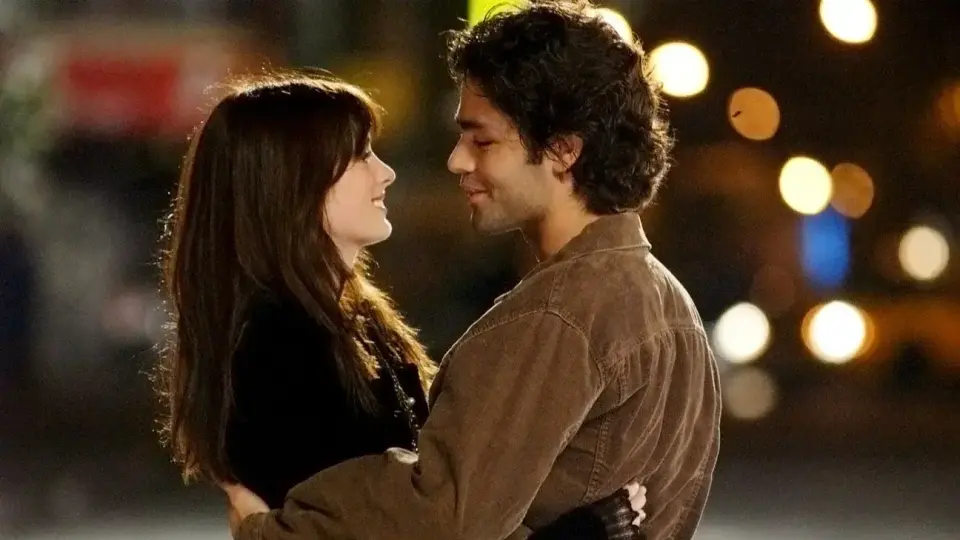 Ще се завърне ли Адриан Гренье в „Дяволът носи Прада 2“?