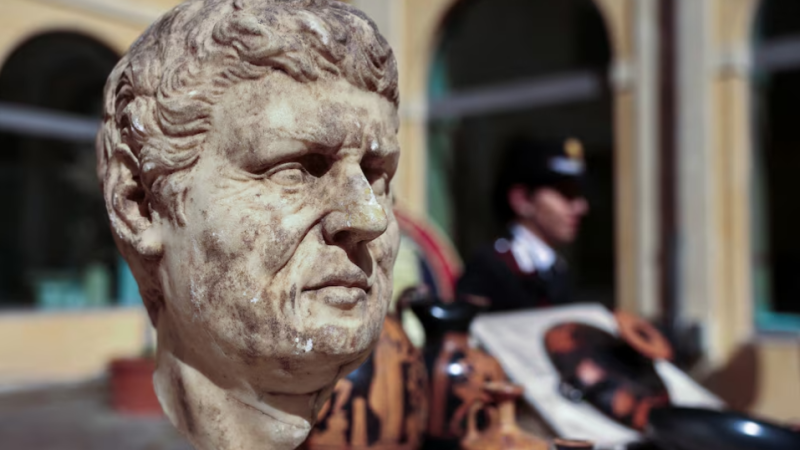 САЩ върна на Италия над 300 културни артефакта