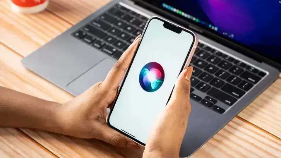 Apple представи обновена версия на Siri с изкуствен интелект
