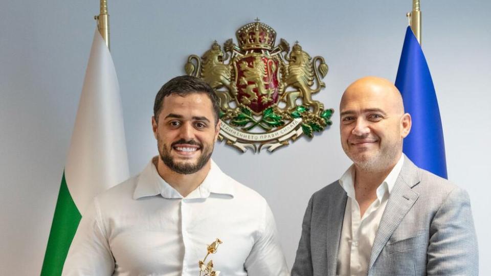 Карлос Насар също става рекламно лице на България