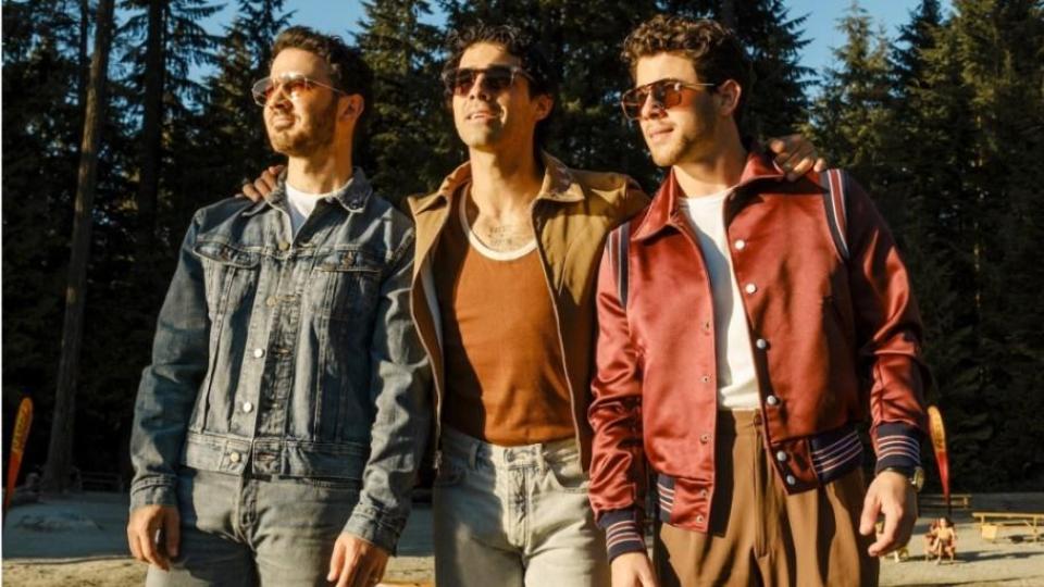 Официалният тийзър на ,,Camp Rock 3“ вече е тук