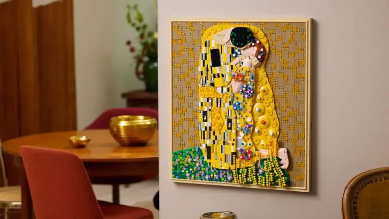 LEGO пуска на пазара конструктор, вдъхновен от  „Целувката“ на Густав Климт