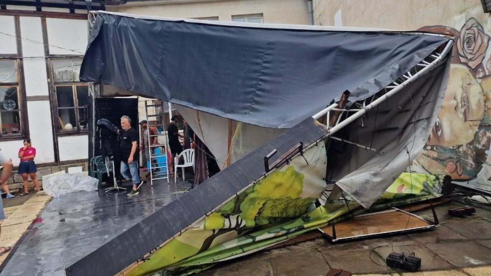 Бурята във Варна нанесла сериозни щети на Кукления театър в града