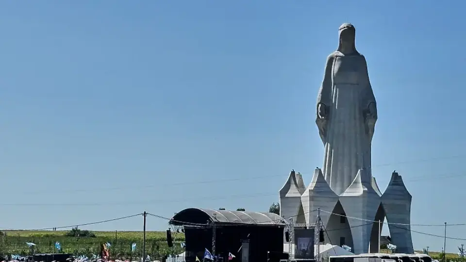 Откриха най-високата статуя на Дева Мария в Европа