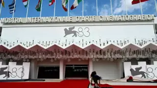 Протест на служители затвори Айфеловата кула