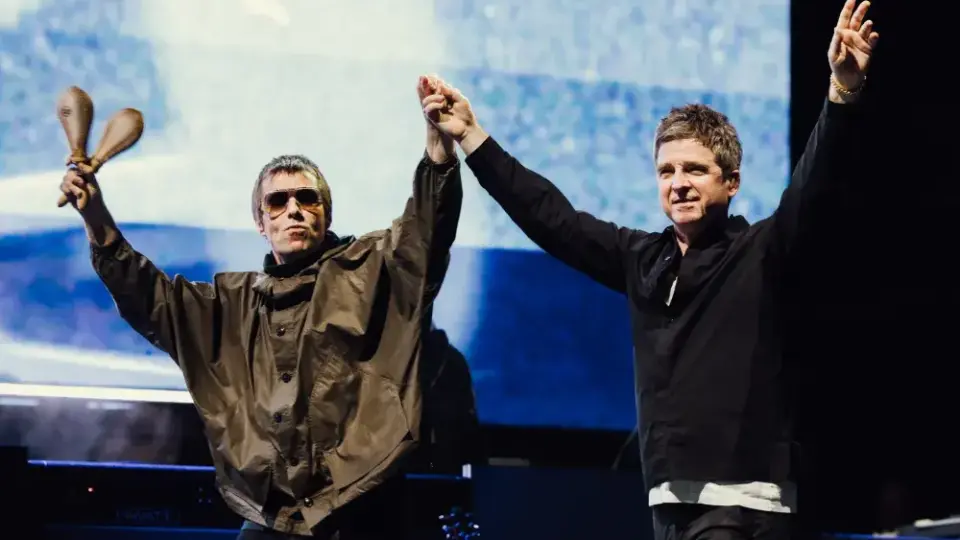 Група Oasis ще продължи турнето си и догодина