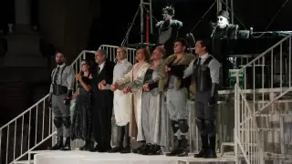 Педро Алмодовар и Хавиер Серкас ще получат френски държавни отличия от президента Макрон