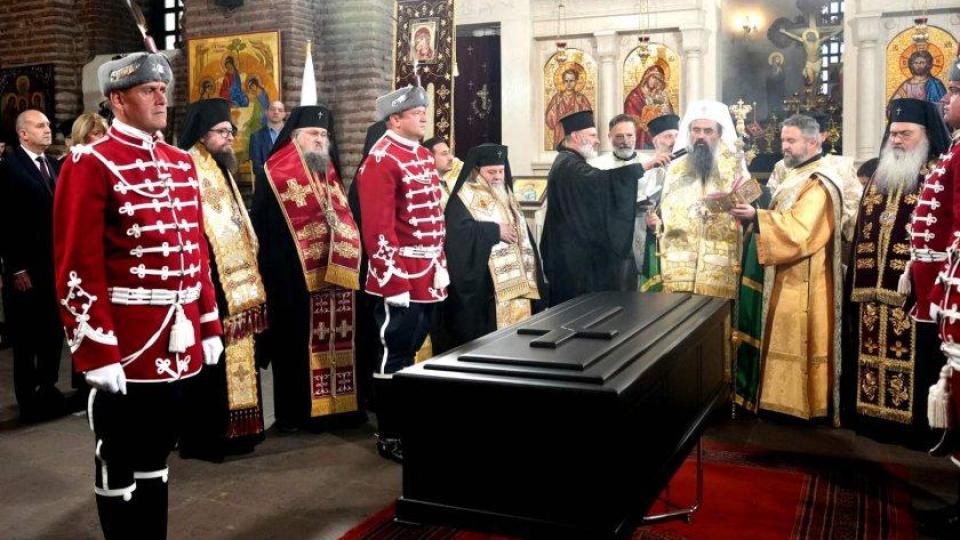 МС предлага за държавни отличия трима души, допринесли за връщането на тленните останки на цар Самуил