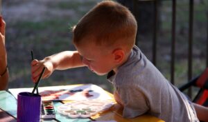 2-годишният малък Пикасо продава картините си за хиляди евро
