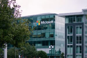 Microsoft вече ще работи с виртуални служители